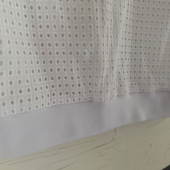 Holt Renfrew | Theory | Size M | White Mesh Panel Short Sleeve Top - Picture 3 of 5